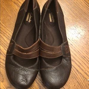 New Clark’s brown leather shoes - size 7.5 Wide